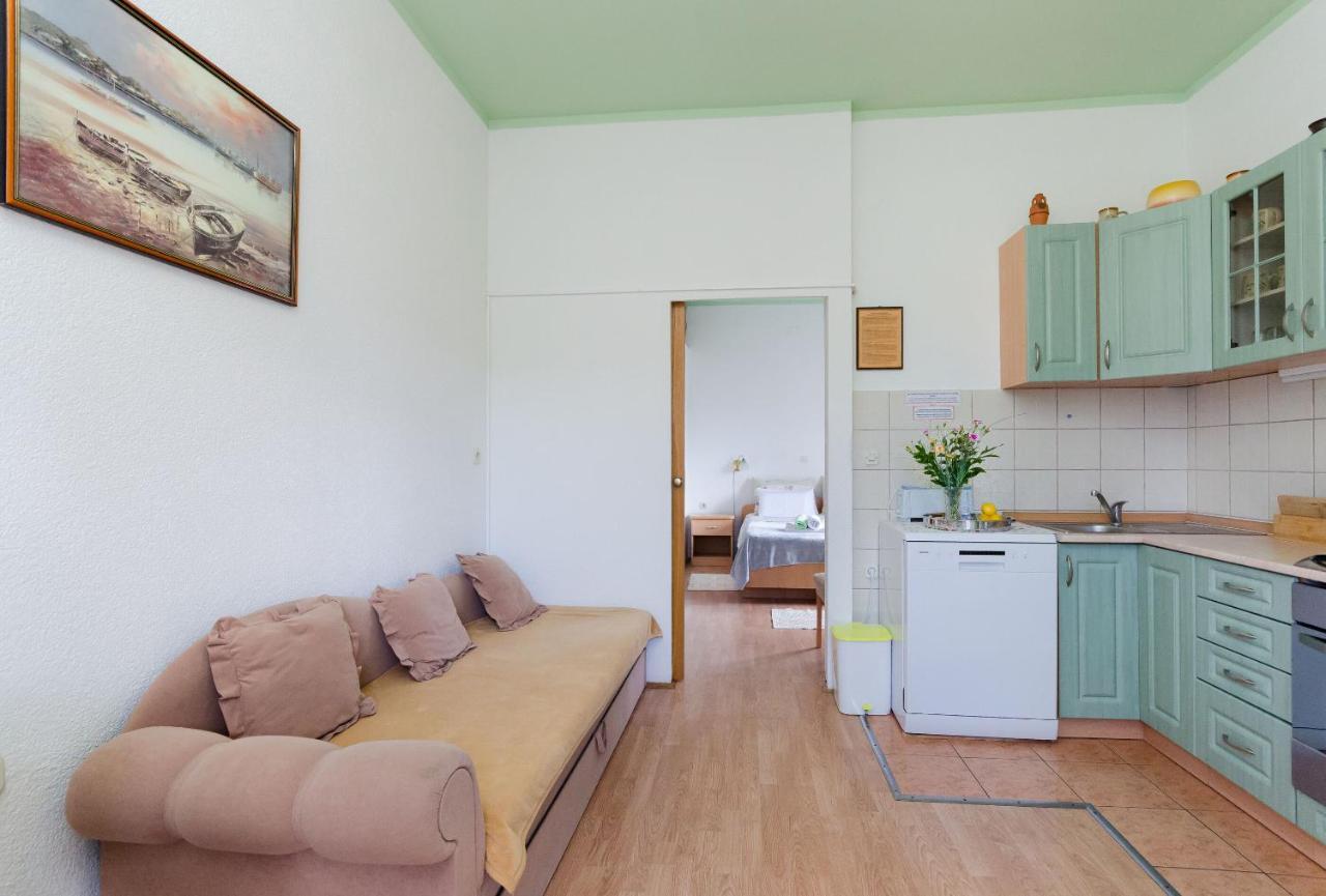 Apartments Mijatovic โลปาร์ ภายนอก รูปภาพ