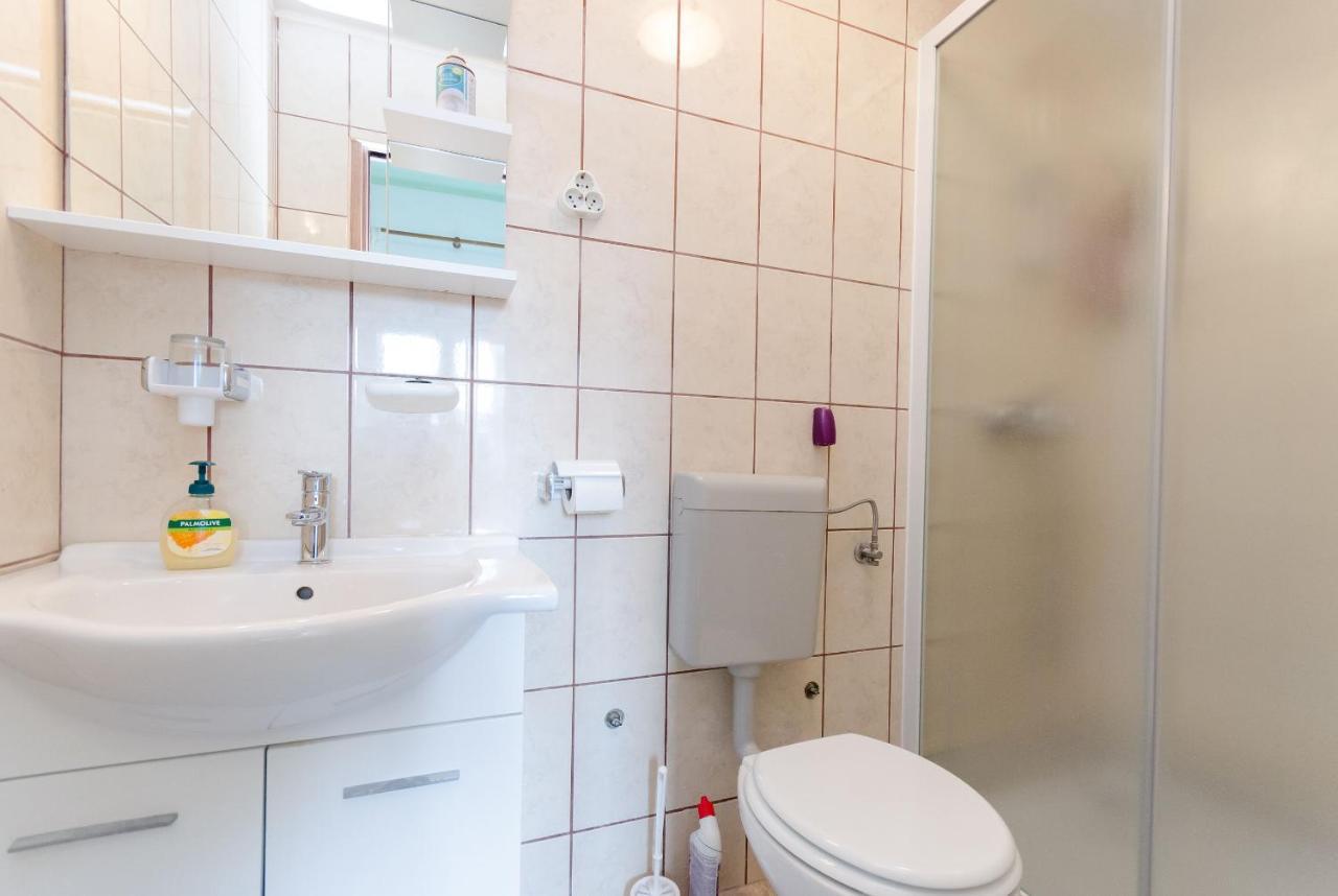 Apartments Mijatovic โลปาร์ ภายนอก รูปภาพ