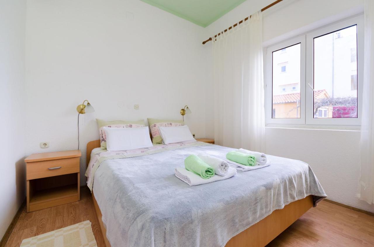 Apartments Mijatovic โลปาร์ ภายนอก รูปภาพ